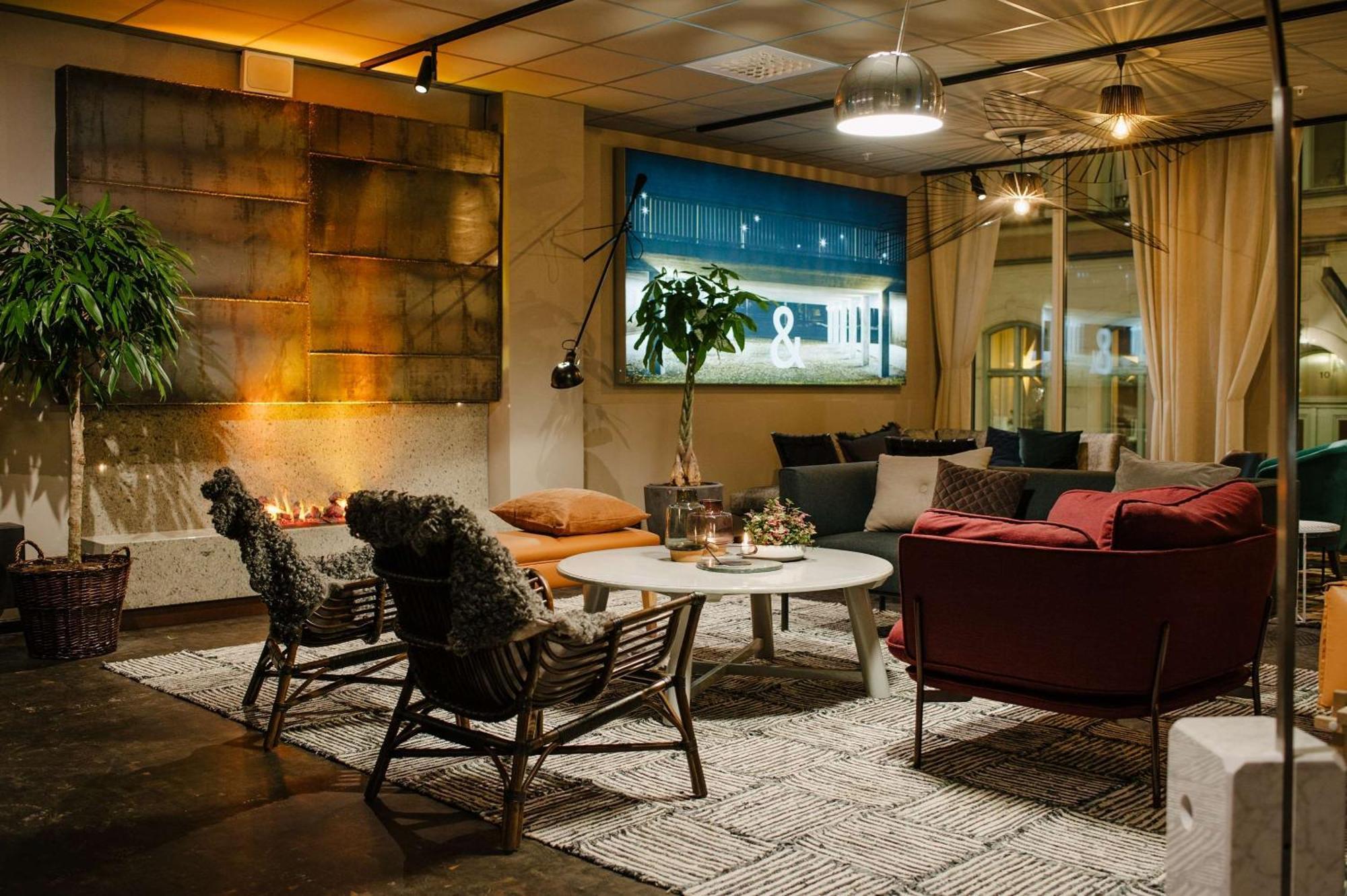 Western And Hotel 3*