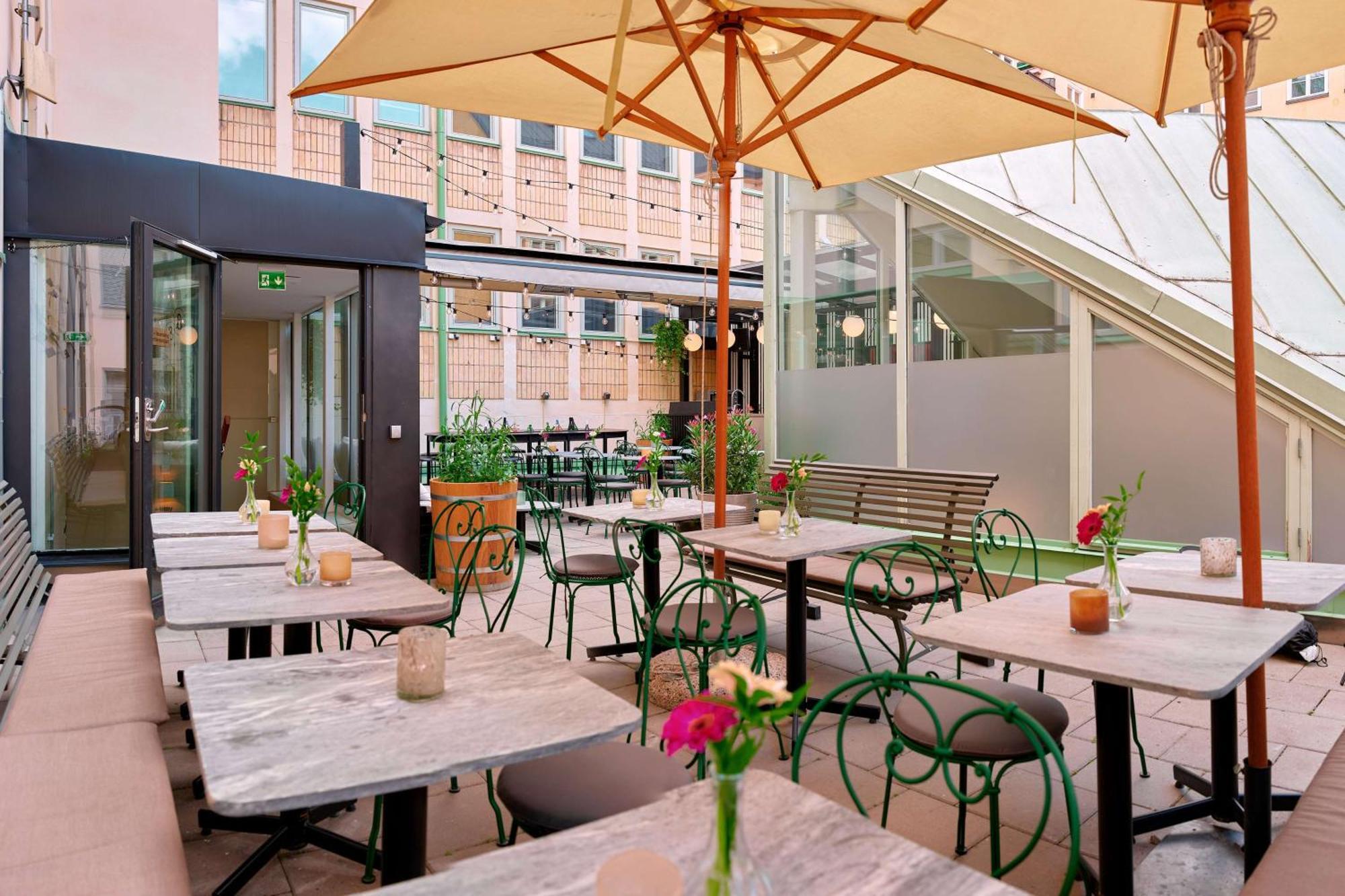 Western And Hotel 3*
