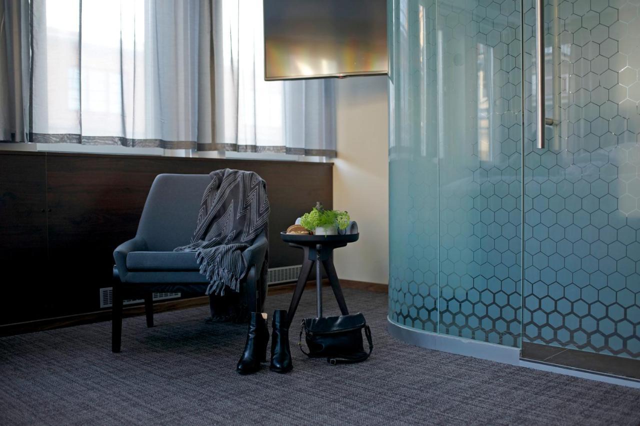 Western And Hotel 3*